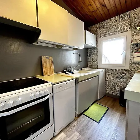 La Salamandre - Situe En Plein Coeur De Et Proche Des Thermes * Rochefort (Charente-Maritime)